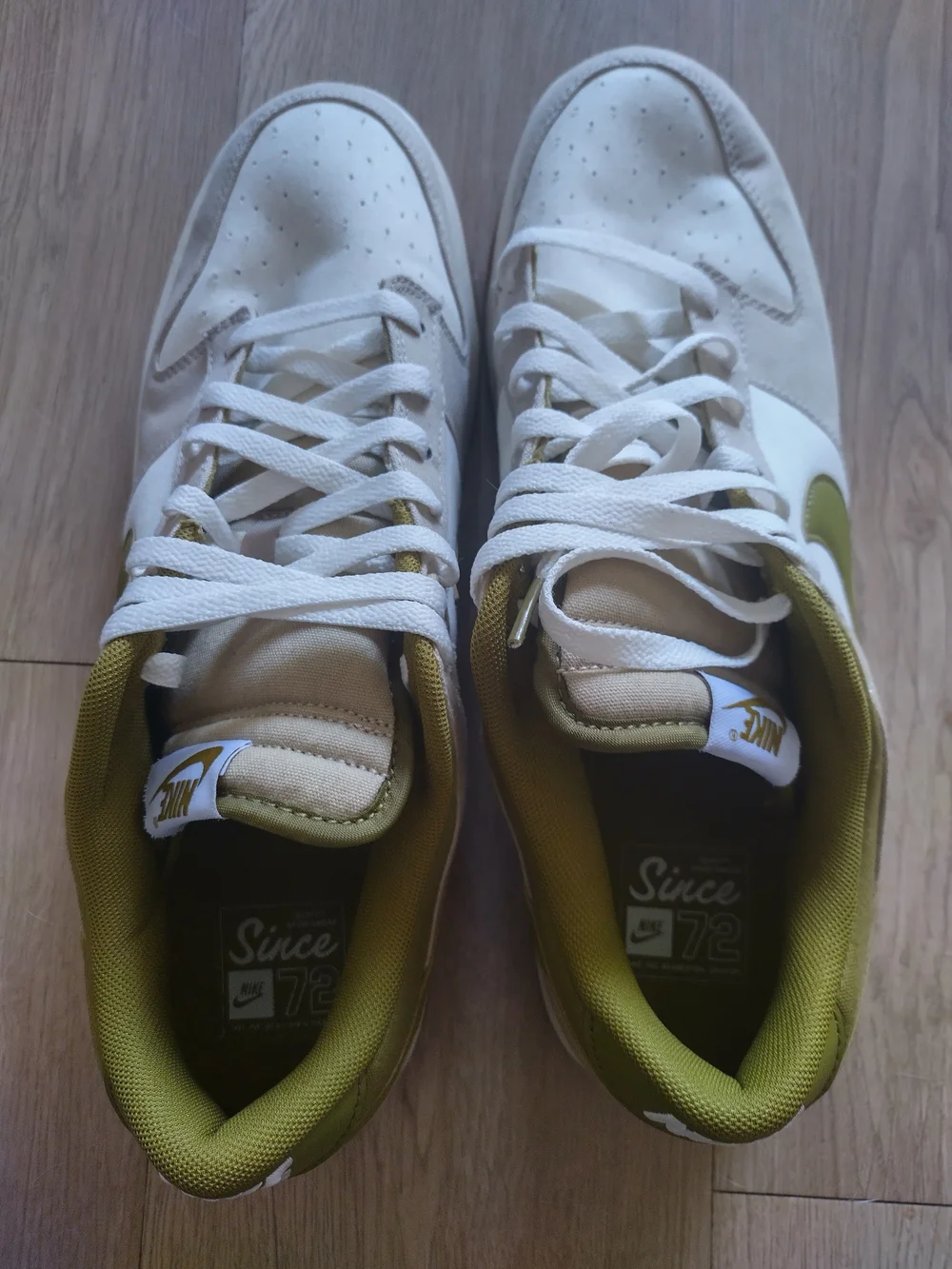 Nike Men’s White and Olive Green Low-Top Sneakers